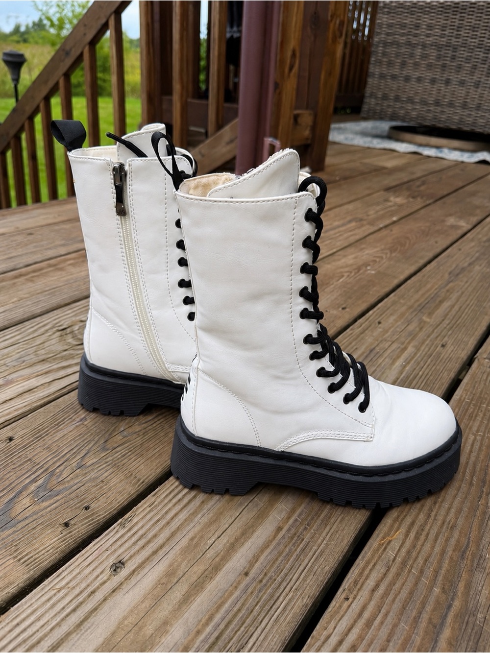 White Winter Boots – Brand New size 33